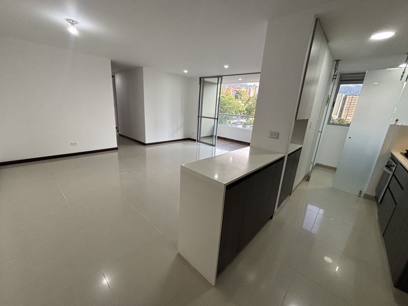 Apartamento en arriendo ubicado en Envigado, sector Loma del Esmeraldal - 3