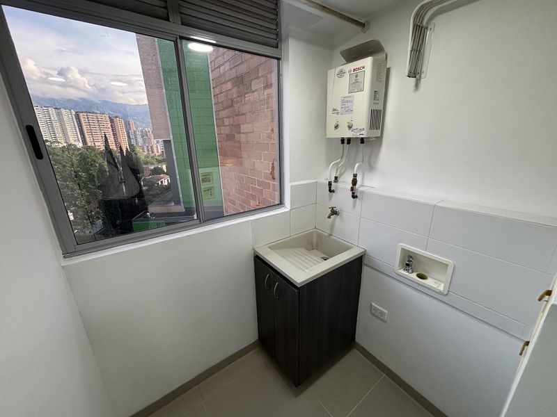 Apartamento en arriendo ubicado en Envigado, sector Loma del Esmeraldal - 12