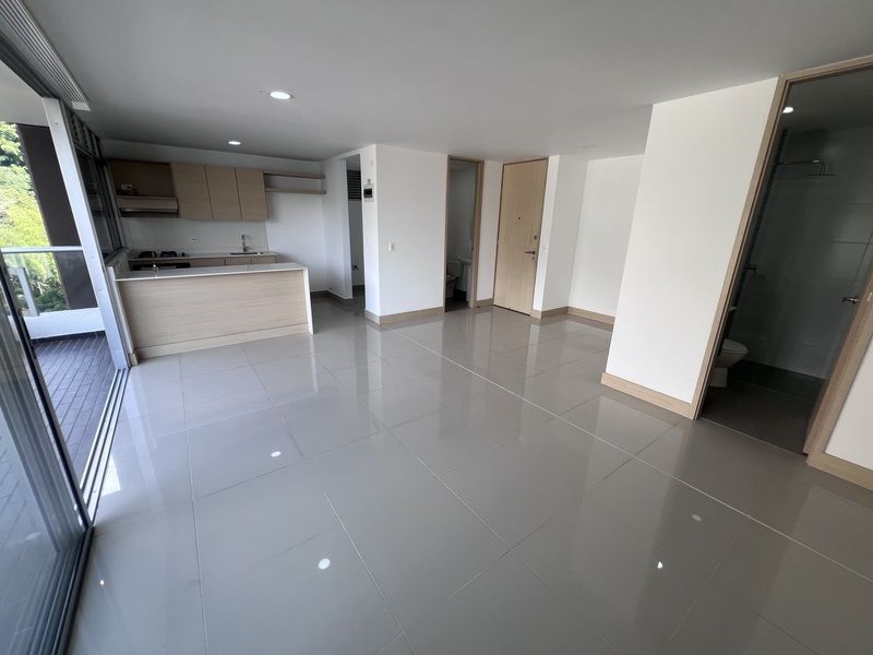 Apartamento en arriendo ubicado en Medellín, sector Loma del Indio - 2