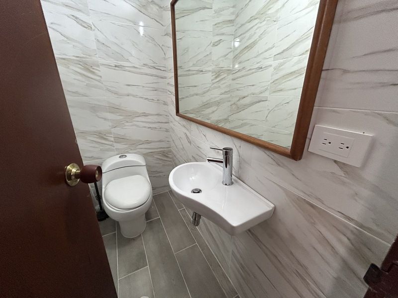 Oficina en arriendo ubicada en Medellín, sector Milla de Oro - 6