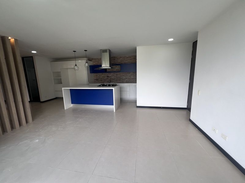 Apartamento en arriendo ubicado en Medellín, sector Altos del Poblado - 2