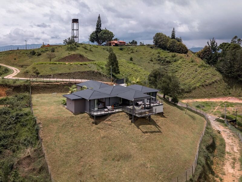 Casa en arriendo ubicada en Rionegro, sector Vereda Santa Ana - 26