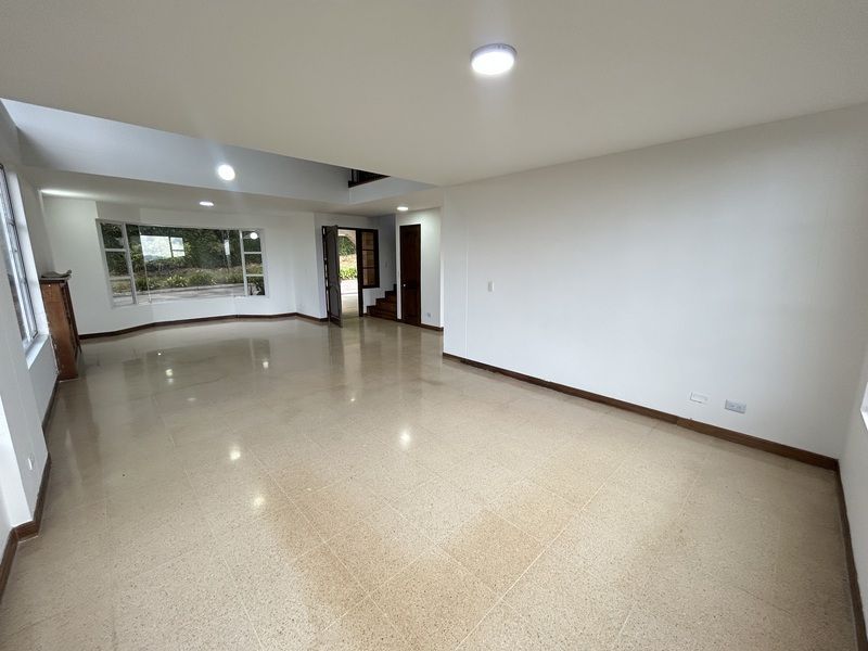 Casa en arriendo ubicada en Envigado, sector Loma del Escobero - 5