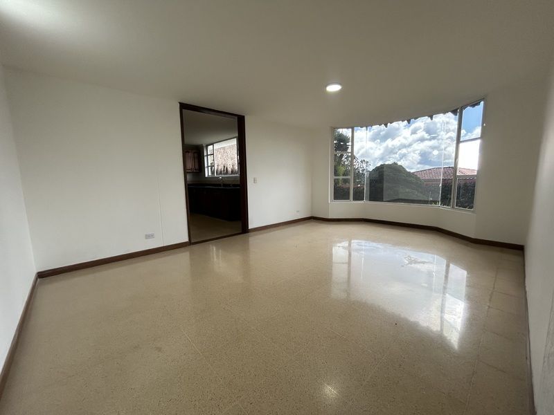 Casa en arriendo ubicada en Envigado, sector Loma del Escobero - 10