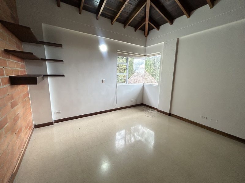 Casa en arriendo ubicada en Envigado, sector Loma del Escobero - 11