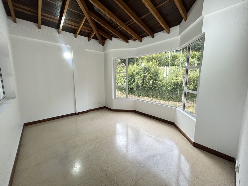 Casa en arriendo ubicada en Envigado, sector Loma del Escobero - 12