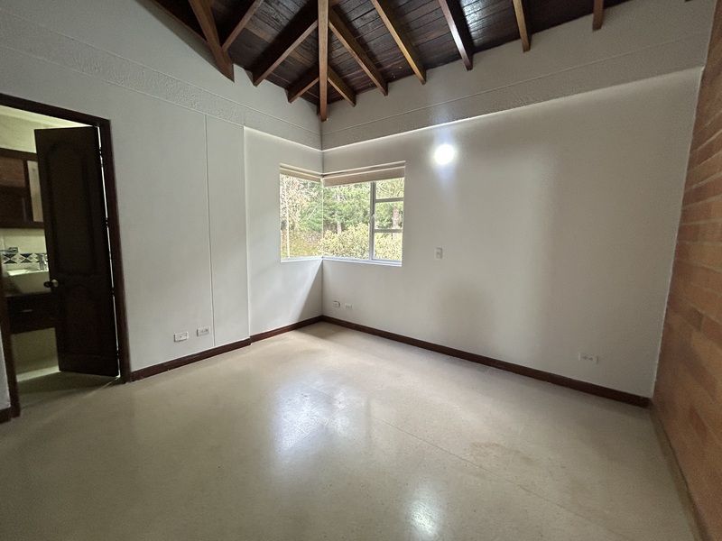Casa en arriendo ubicada en Envigado, sector Loma del Escobero - 13