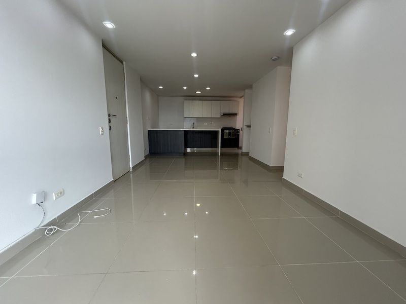 Apartamento en arriendo ubicado en Envigado, sector Loma del Escobero - 2