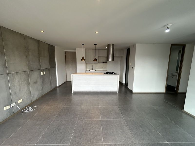 Apartamento en arriendo ubicado en Envigado, sector Loma del Esmeraldal - 2
