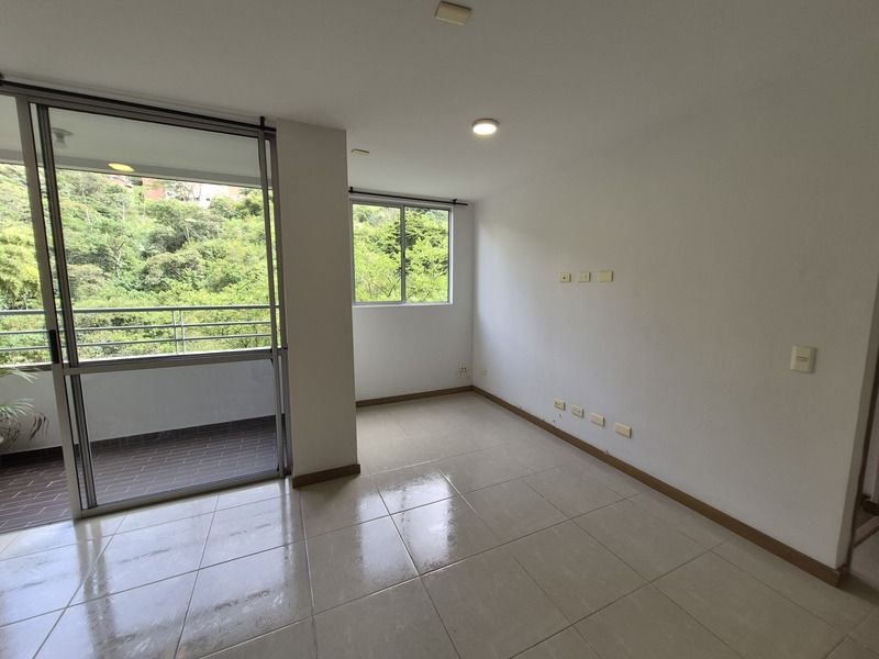 Apartamento en arriendo ubicado en Sabaneta, sector Altos de las Flores - 2