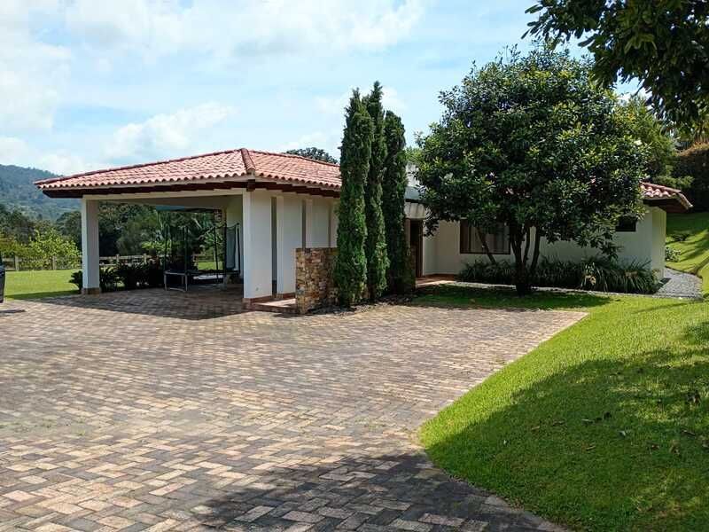 Casa en arriendo ubicada en El Retiro, sector Don Diego - 29