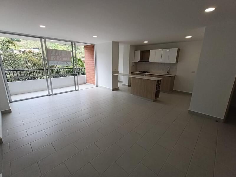 Apartamento en arriendo ubicado en Medellín, sector Los Colores - 2