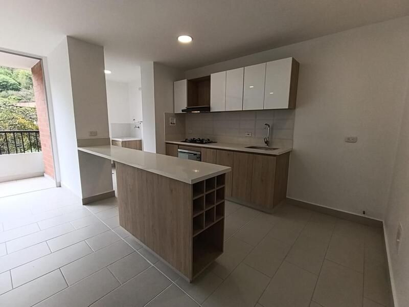 Apartamento en arriendo ubicado en Medellín, sector Los Colores - 3