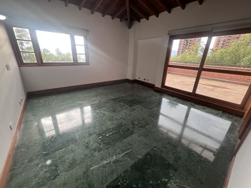 Casa en arriendo ubicada en Medellín, sector La Calera - 11