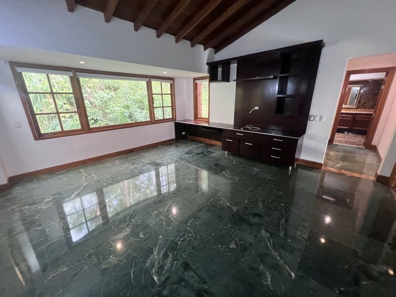 Casa en arriendo ubicada en Medellín, sector La Calera - 19