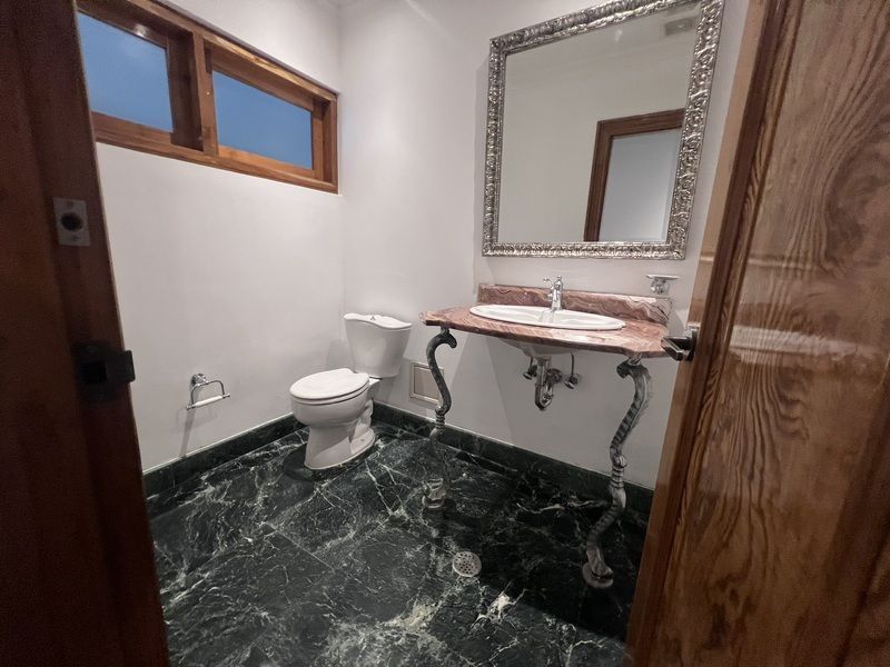 Casa en arriendo ubicada en Medellín, sector La Calera - 26