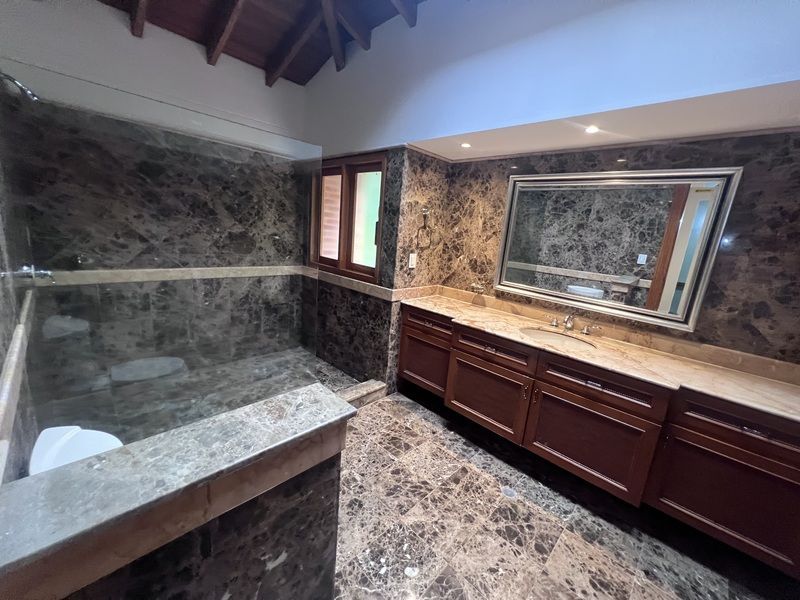 Casa en arriendo ubicada en Medellín, sector La Calera - 30