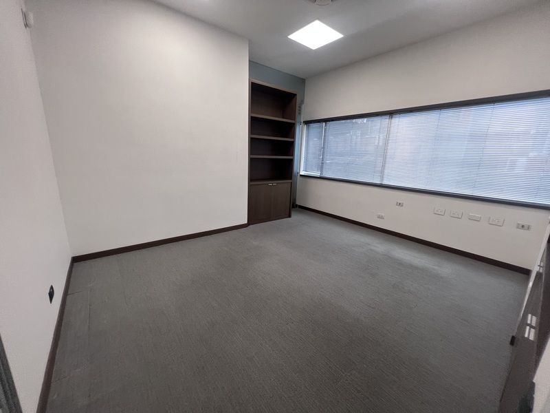 Oficina en arriendo ubicada en Medellín, sector Manila - 2