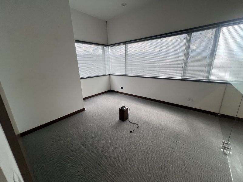 Oficina en arriendo ubicada en Medellín, sector Manila - 4