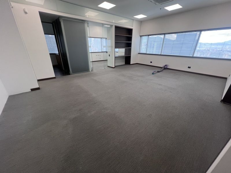Oficina en arriendo ubicada en Medellín, sector Manila - 5