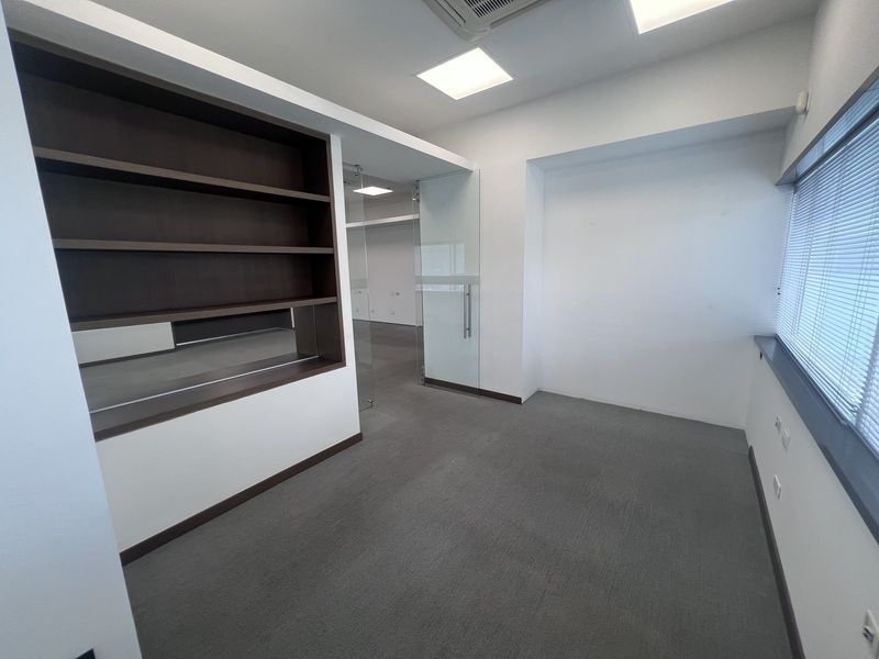 Oficina en arriendo ubicada en Medellín, sector Manila - 6
