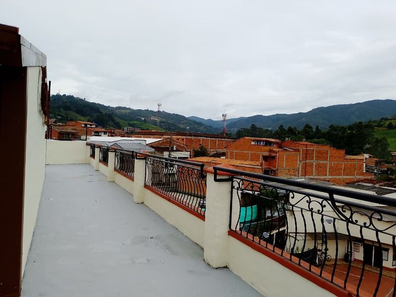 Local en arriendo ubicado en El Retiro, sector Calle Real - 8