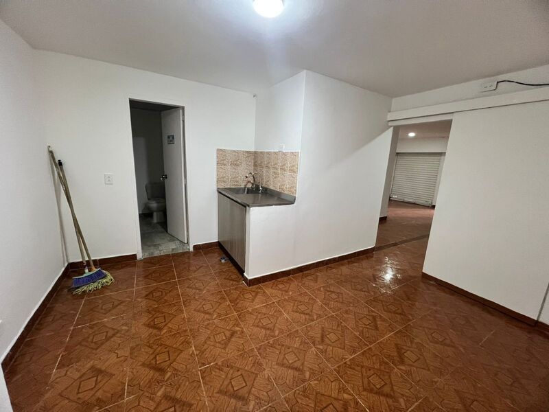 Local en arriendo ubicado en Sabaneta, sector Las Vegas - 6
