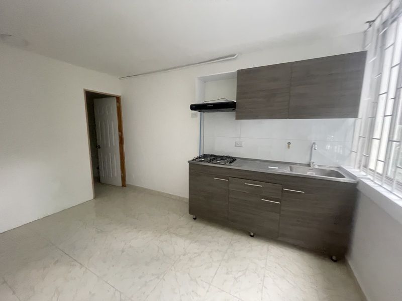 Apartaestudio en arriendo ubicado en Medellín, sector Estacion Floresta - 3