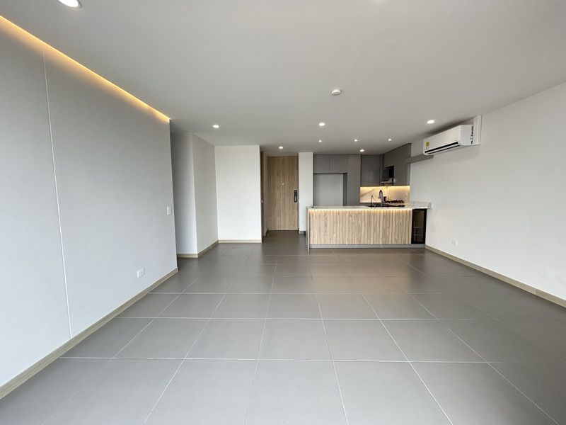 Apartamento en arriendo ubicado en Envigado, sector Loma del Escobero - 2