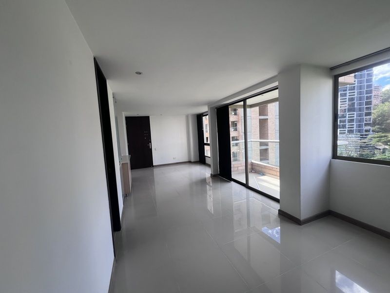 Apartamento en arriendo ubicado en Medellín, sector Altos del Poblado - 2