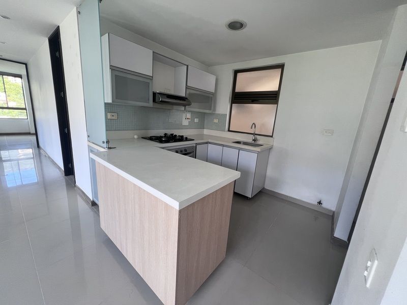 Apartamento en arriendo ubicado en Medellín, sector Altos del Poblado - 3