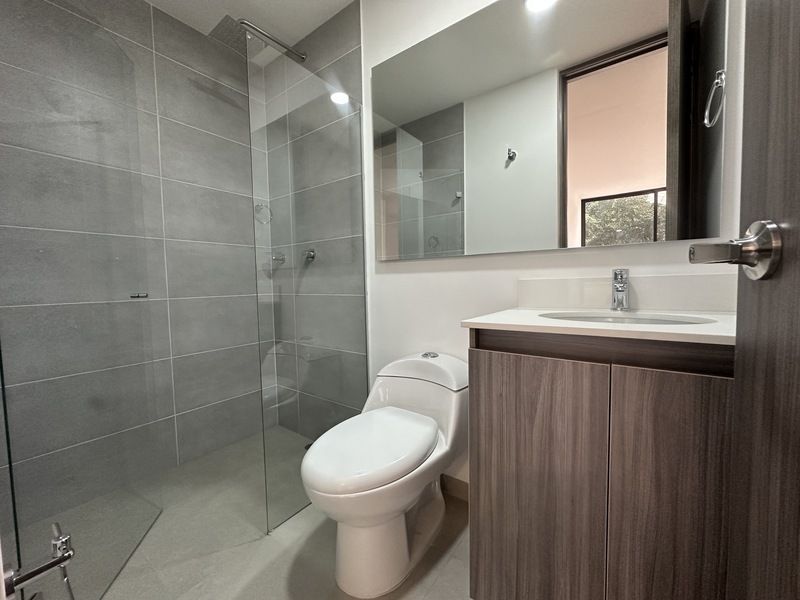 Apartamento en arriendo ubicado en Envigado, sector Camino Verde - 11