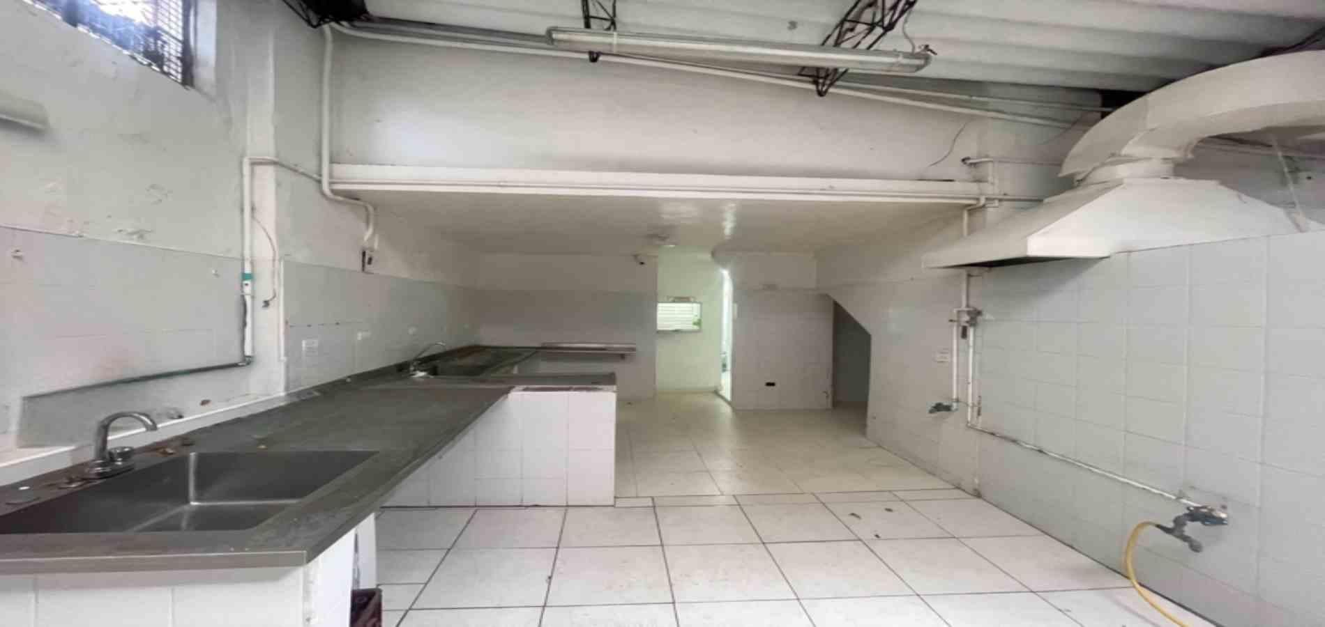 Local en arriendo ubicado en Medellín, sector Estacion Floresta - 2