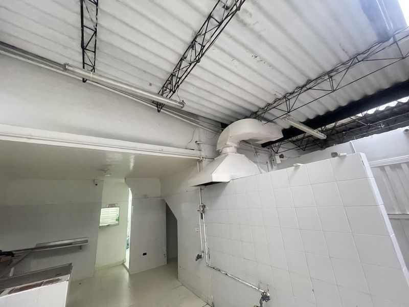 Local en arriendo ubicado en Medellín, sector Estacion Floresta - 5