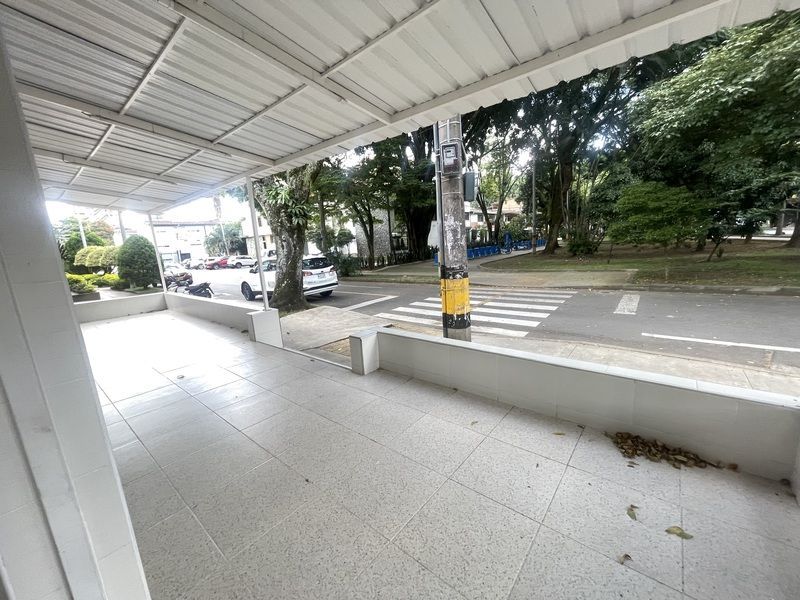 Local en arriendo ubicado en Medellín, sector Estacion Floresta - 10