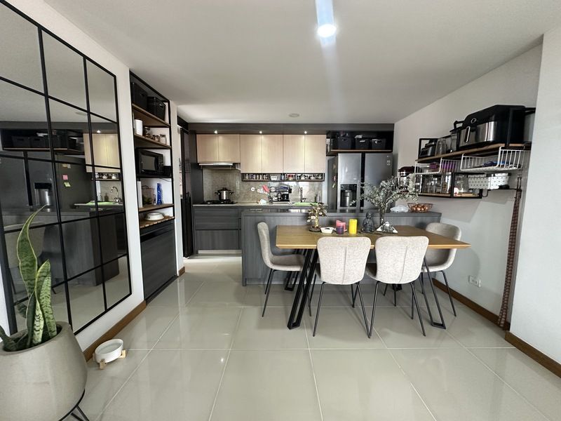 Apartamento en arriendo ubicado en Envigado, sector Loma del Escobero - 2