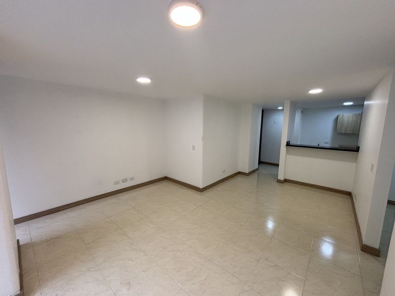 Apartamento en arriendo ubicado en Envigado, sector Cumbres - 2