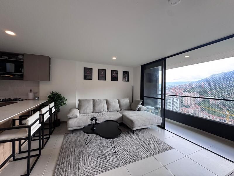 Apartamento en arriendo ubicado en Envigado, sector Loma del Escobero - 2