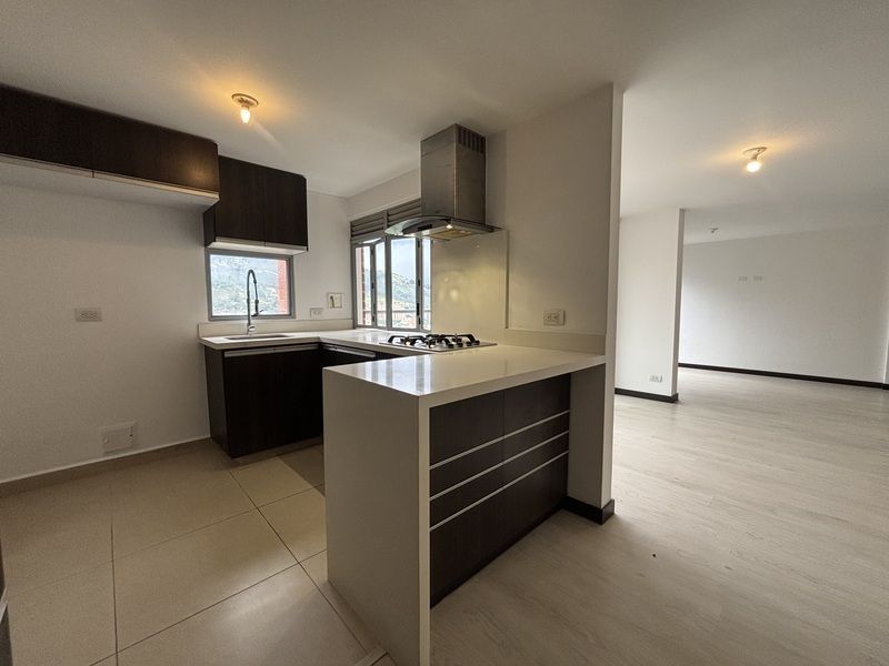 Apartamento en arriendo ubicado en Envigado, sector Loma de las Brujas - 3