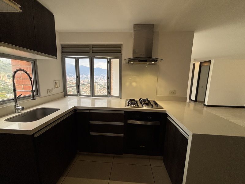 Apartamento en arriendo ubicado en Envigado, sector Loma de las Brujas - 4