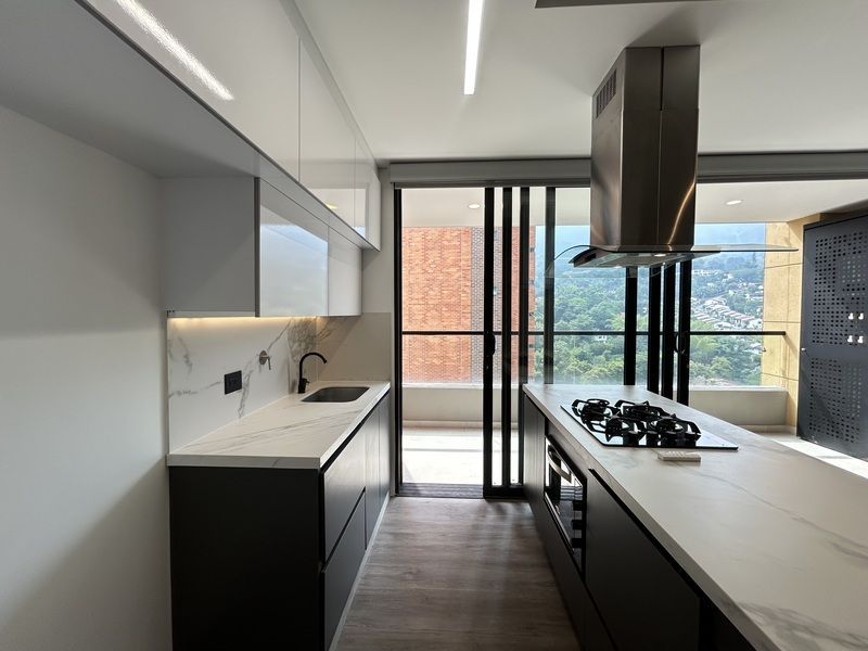 Apartamento en arriendo ubicado en Envigado, sector Loma de los Mesa - 7