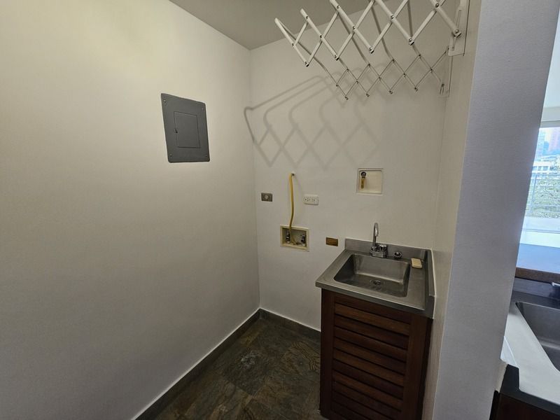 Apartaestudio en arriendo ubicado en Medellín, sector El Tesoro - 12