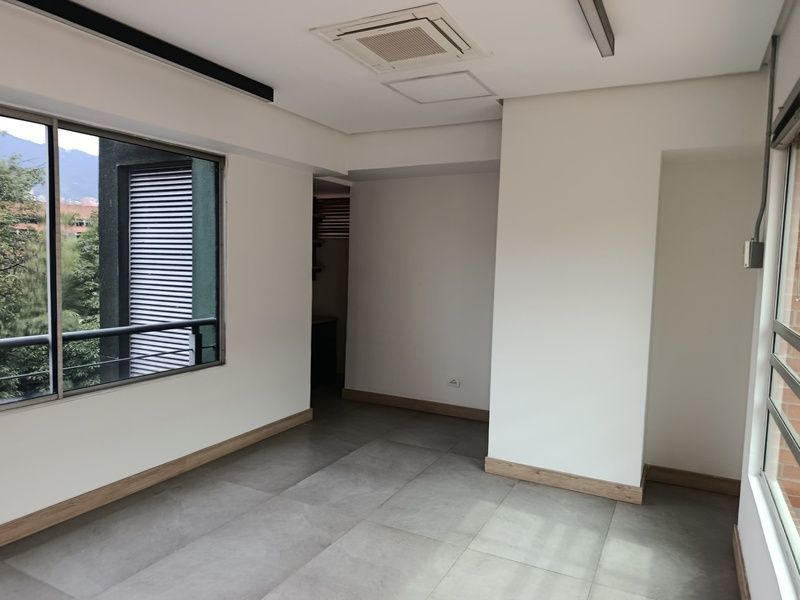 Oficina en arriendo ubicada en Medellín, sector Aguacatala - 6