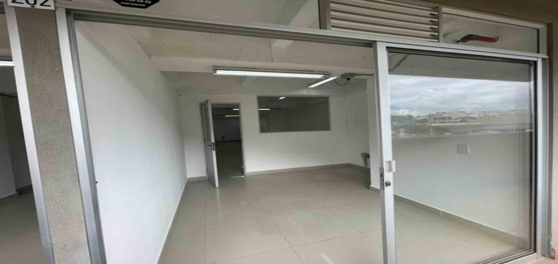 Oficina en arriendo ubicada en Rionegro, sector Tranvía - 6