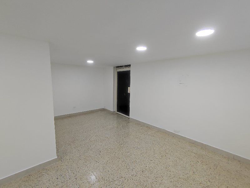 Local en venta ubicado en Medellín, sector La Castellana - 2