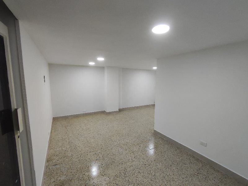 Local en venta ubicado en Medellín, sector La Castellana - 3