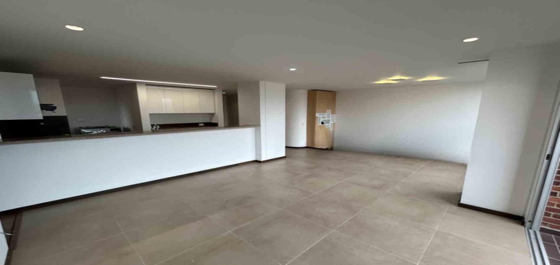 Apartamento en arriendo ubicado en Envigado, sector Loma del Esmeraldal - 2