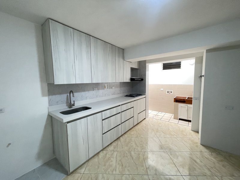 Casa en arriendo ubicada en Medellín, sector Estacion Floresta - 6
