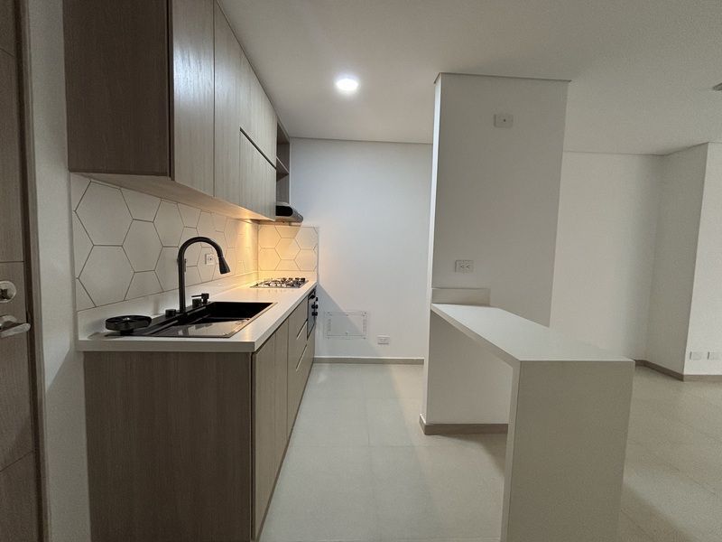Apartamento en arriendo ubicado en Envigado, sector Señorial - 2