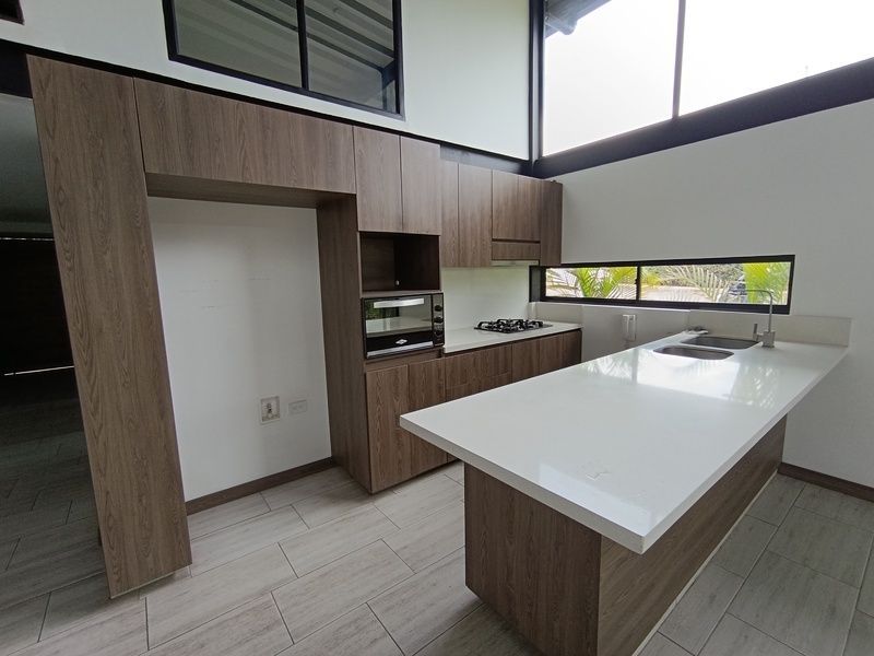 Casa en arriendo ubicada en Marinilla, sector Alto Belén - 2